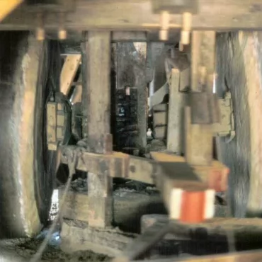 Inside a working Windmill All of these photographs were taken with my Canon F1 and scanned from the slides. Quality is therefore somewhat lacking!
